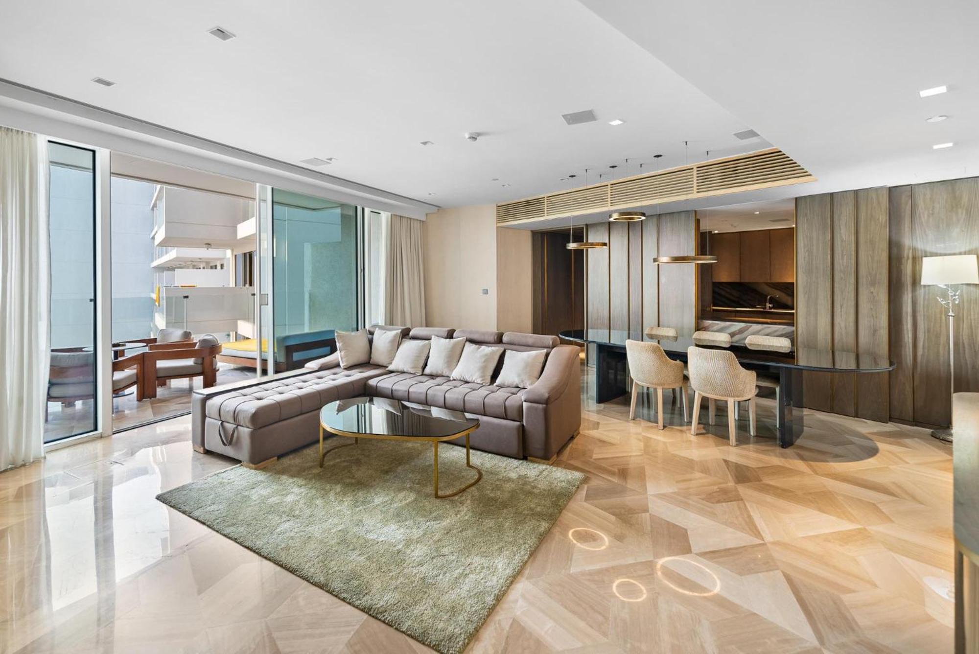 Five Palm Residences Sea View Apartment *